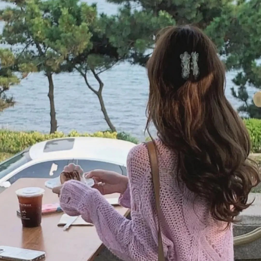 《废墟中的爱情》海报